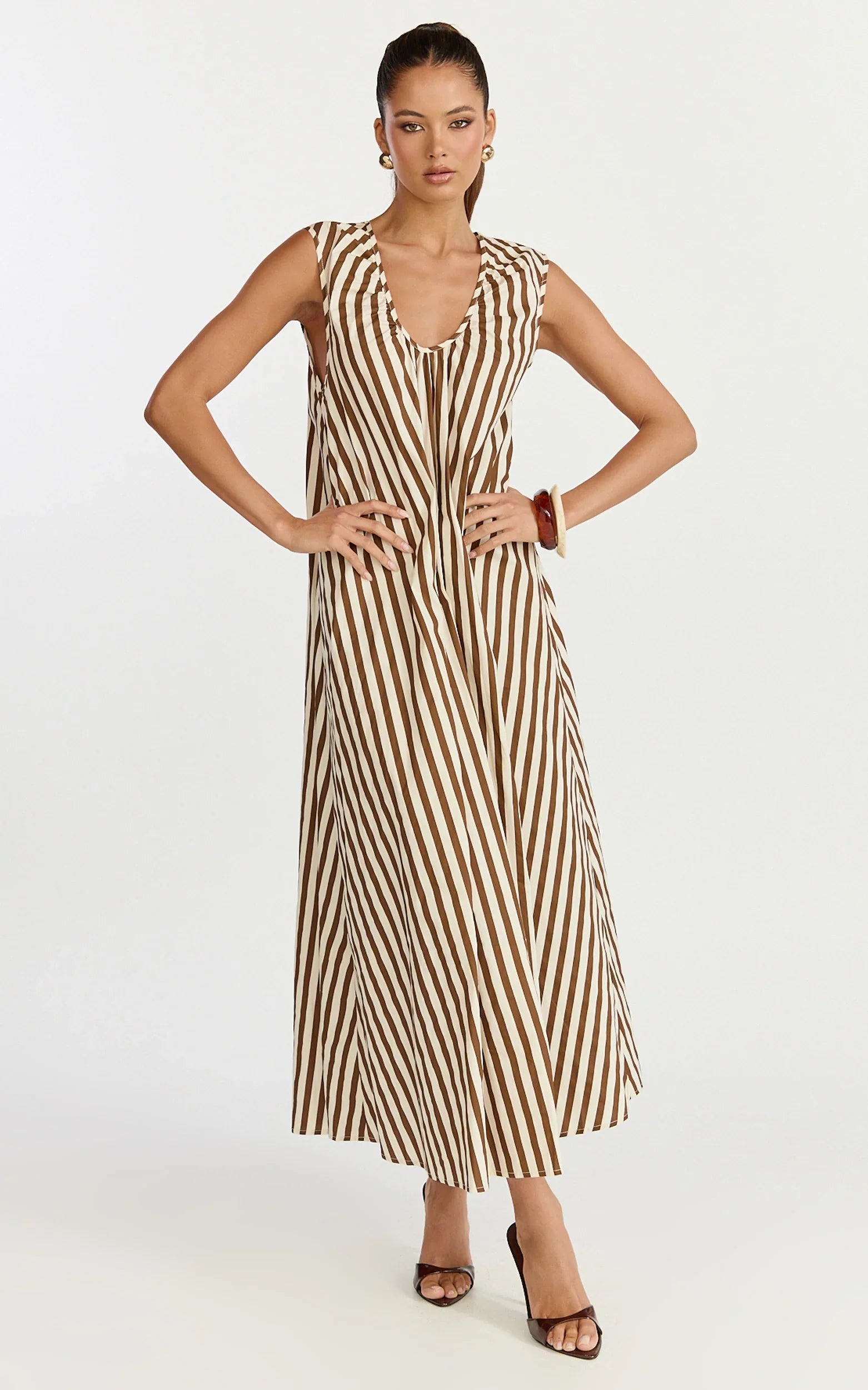 Raye Midi Dress Sleeveless Dress in Chocolate