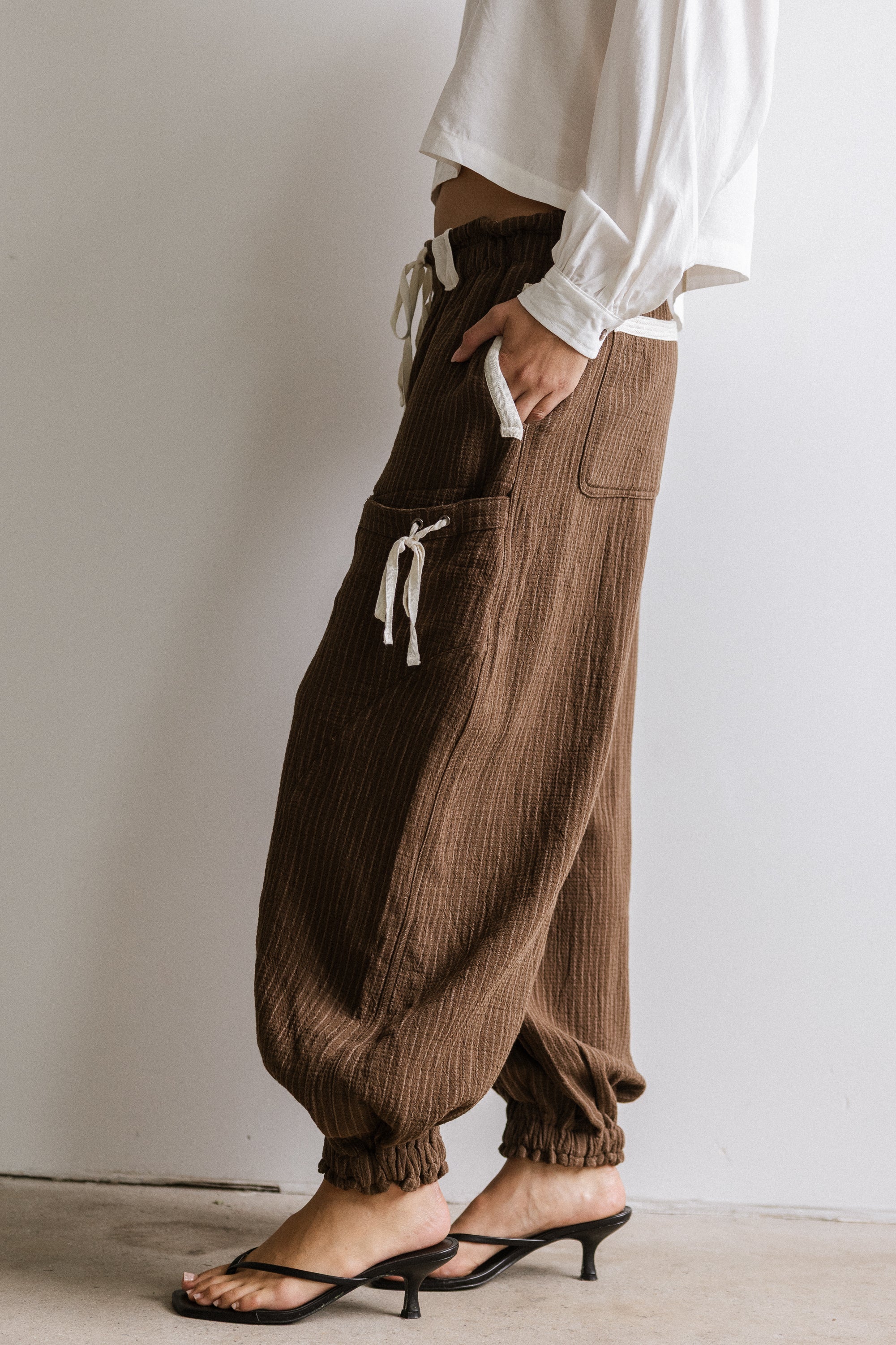 Cozette Striped Baggy Pants in Brown