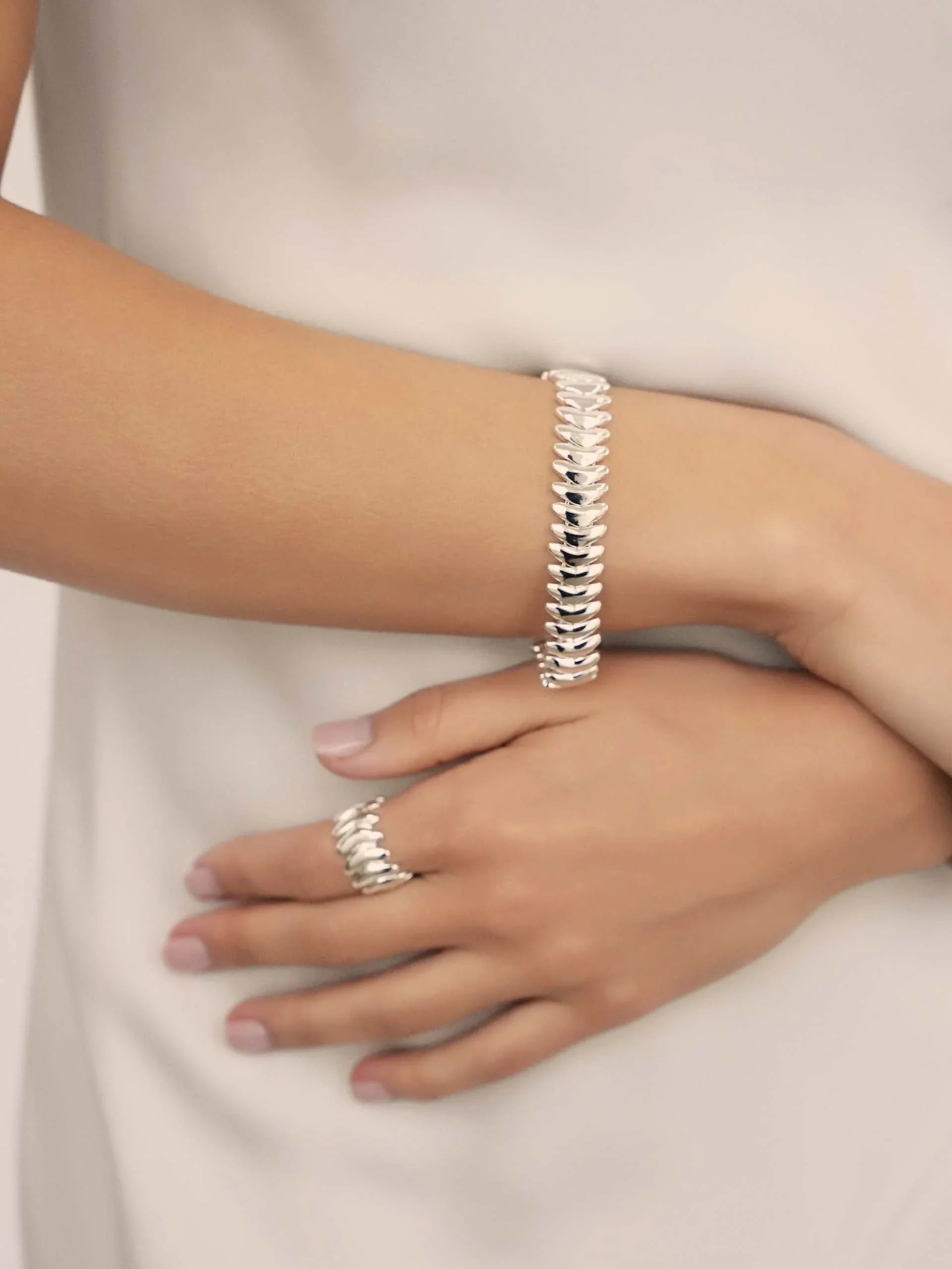Metal Moderna Bracelet