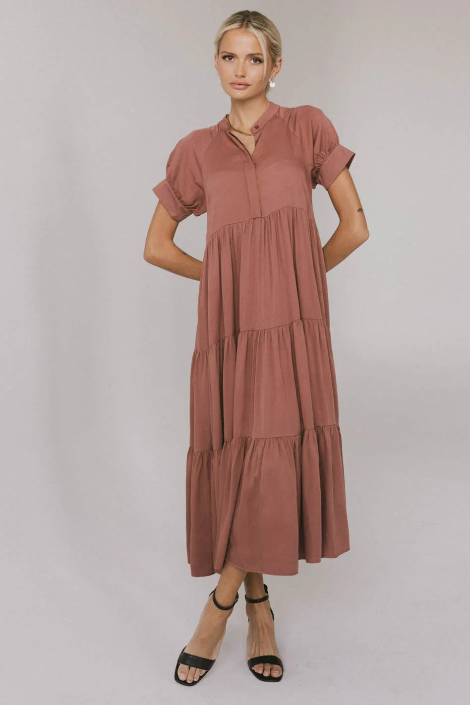 Amanda Tiered Dress in Raisin