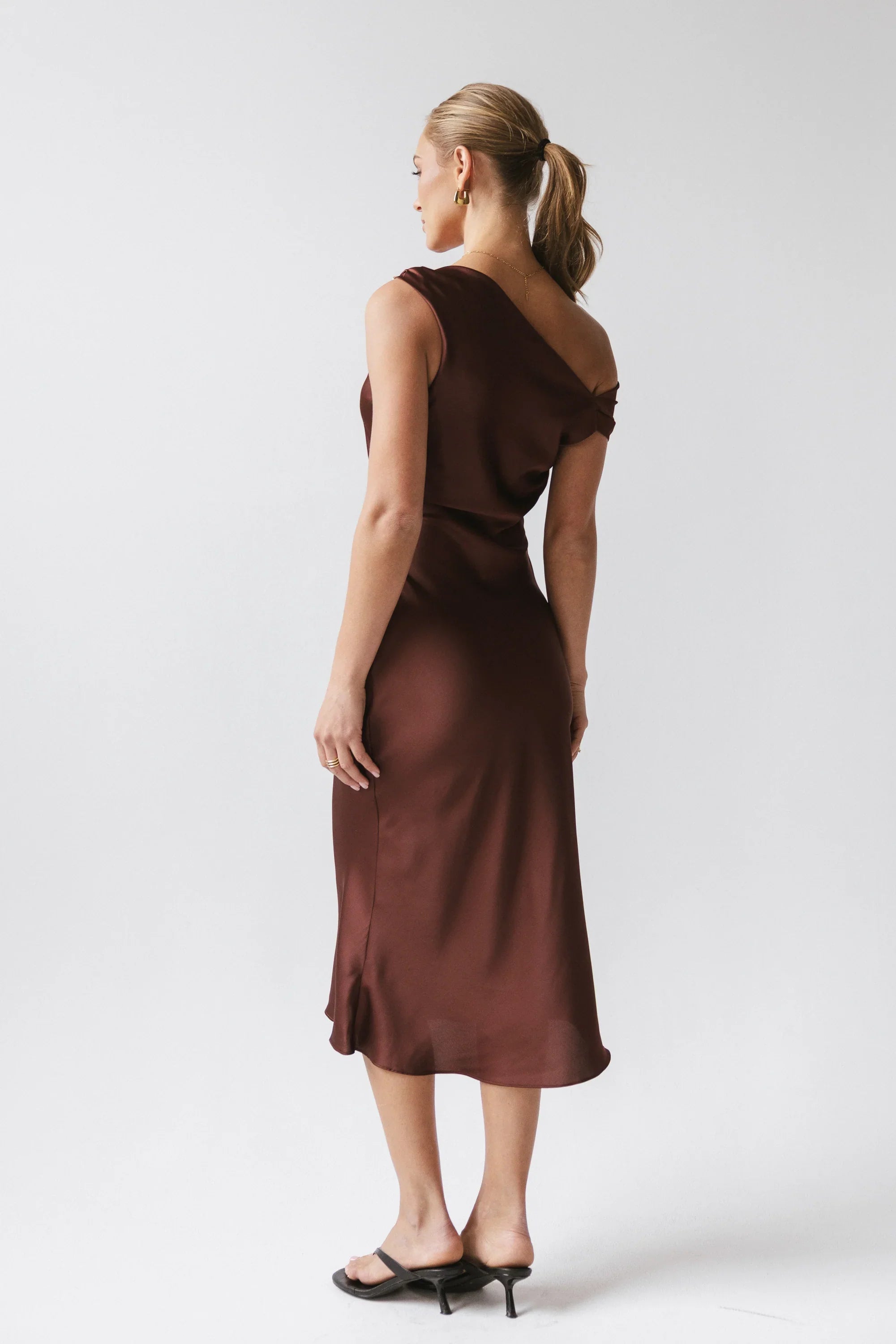 Malik Midi Dress in Burgundy
