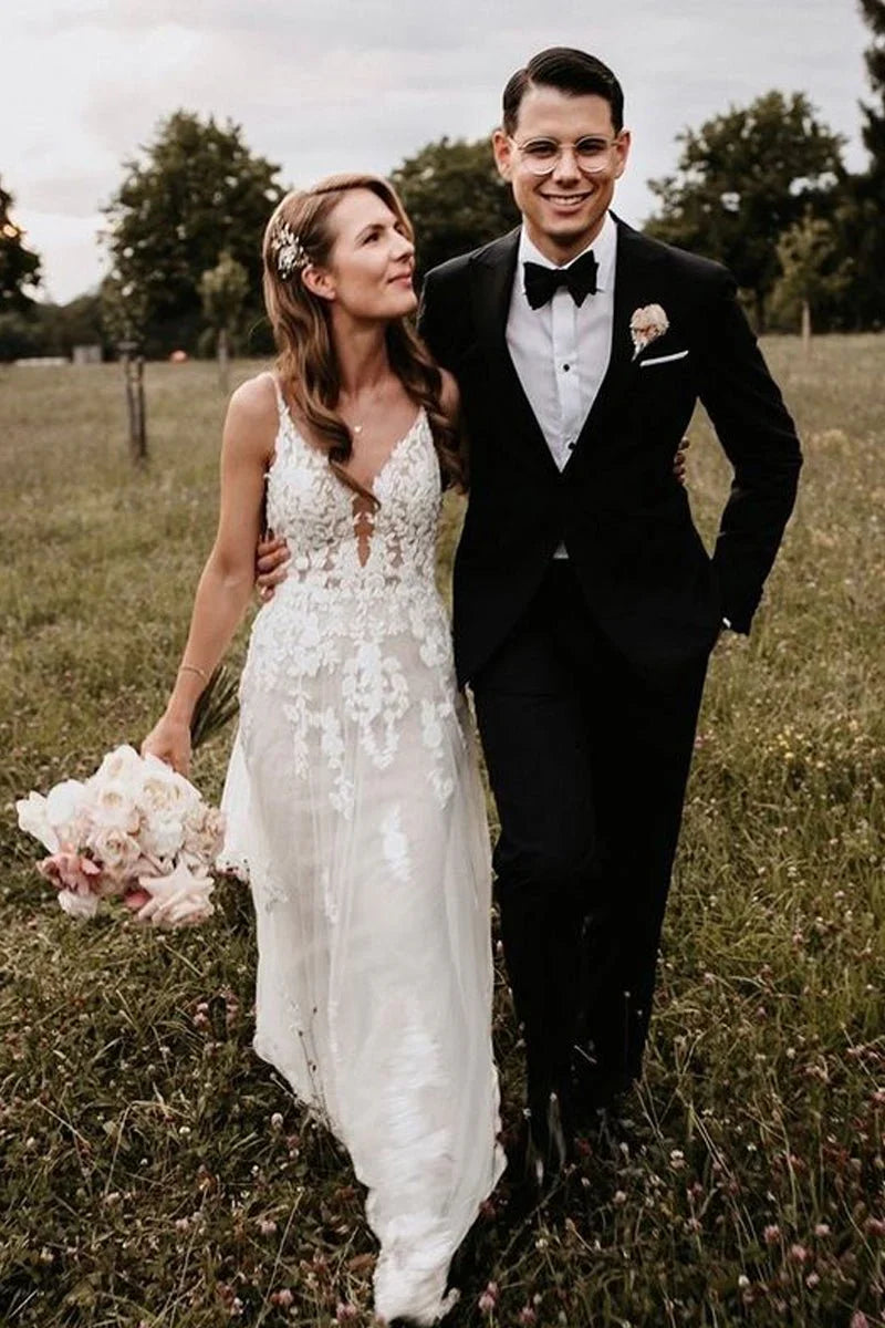 Charming A Line V Neck Tulle Wedding Dresses with Appliques