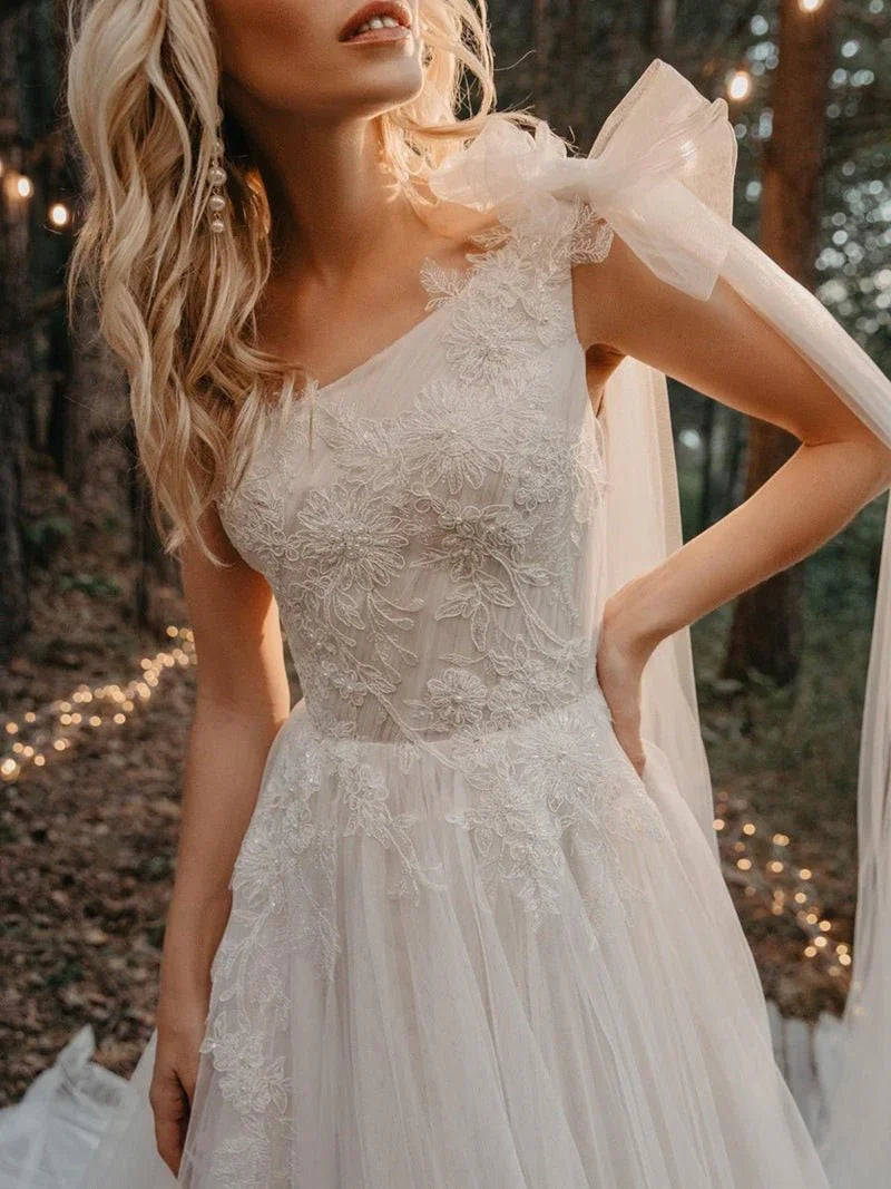 One Shoulder A Line Tulle Sleeveless Zipper Lace Wedding Dresses with Shawl