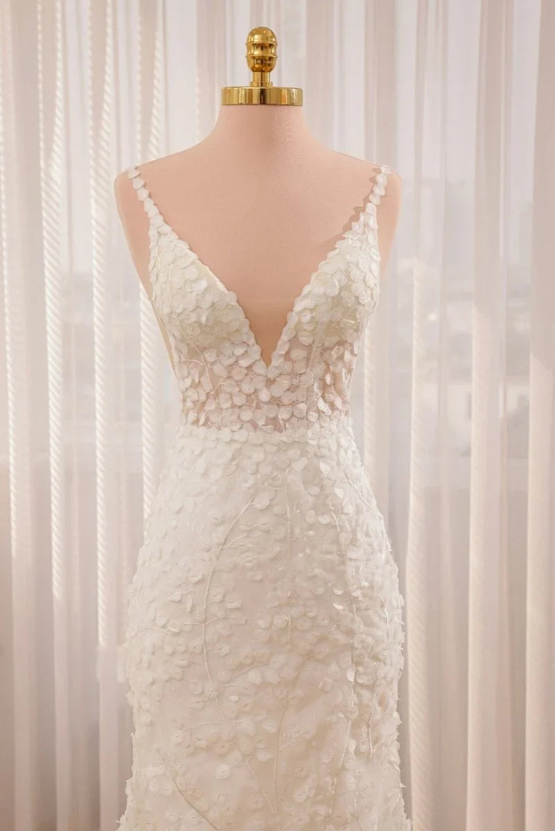 Straps White Lace Mermaid Wedding Dress With Appliques