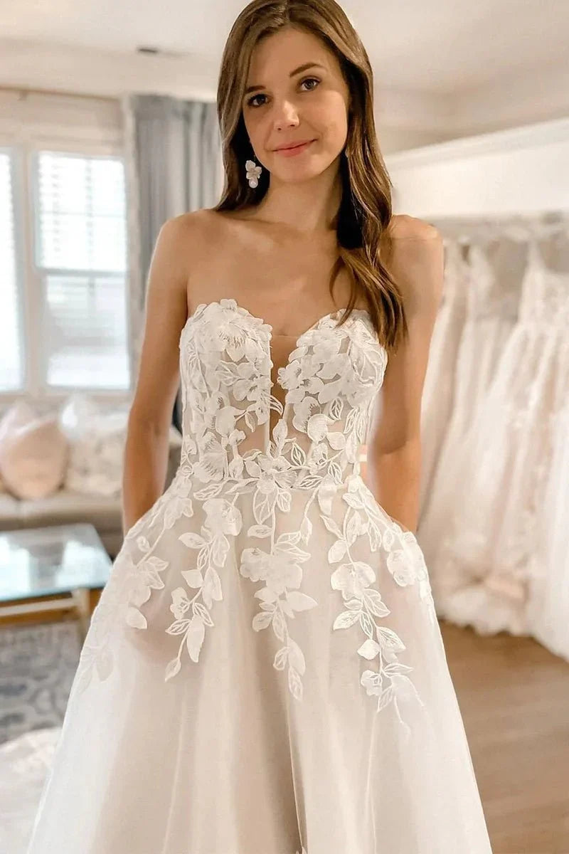 Cute A Line Sweetheart Tulle Wedding Dresses with Lace