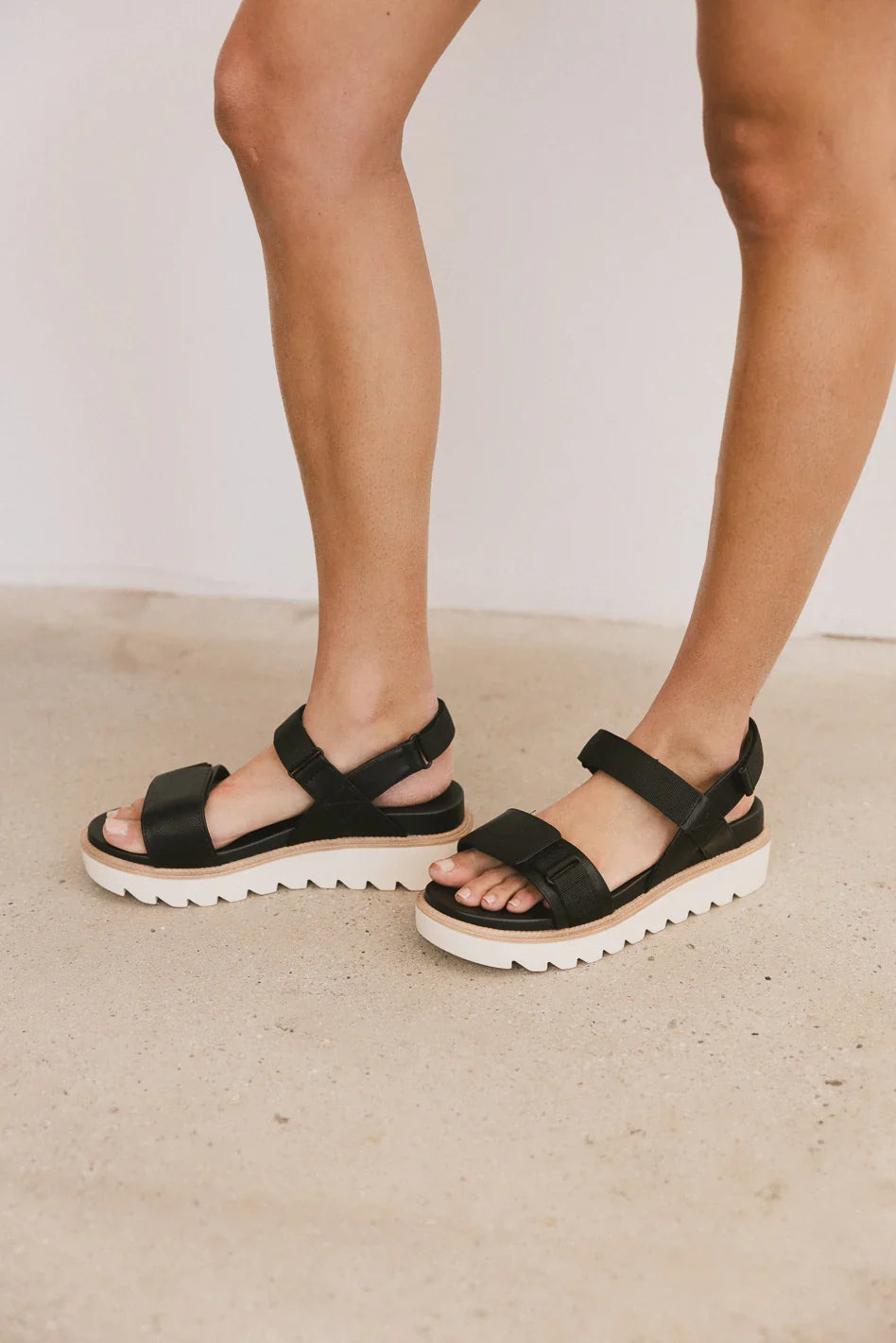 Jony Strappy Sandals