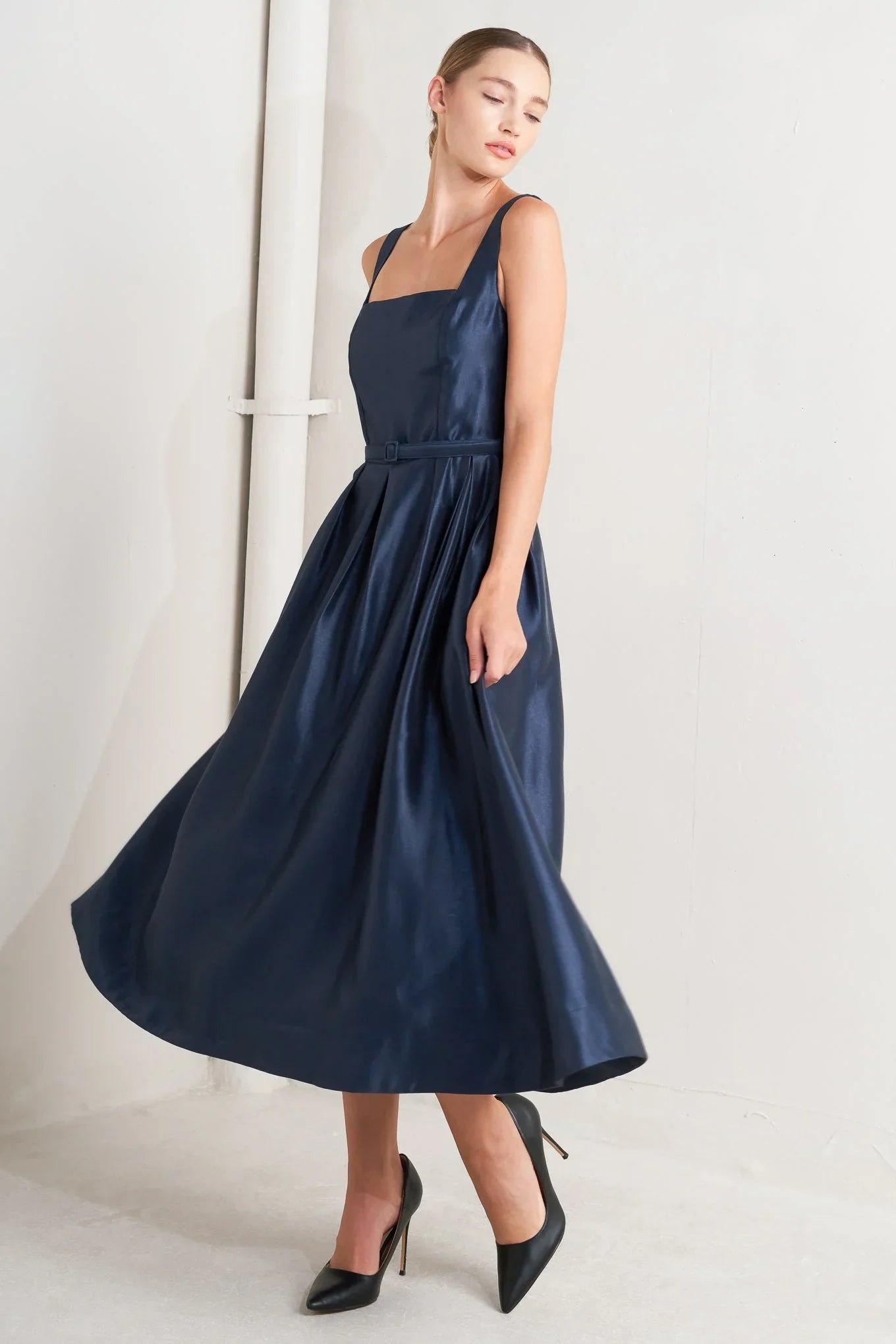 FEMME SILHOUETTE NAVY MIDI DRESS
